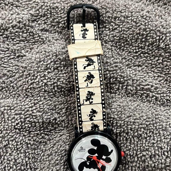 Vintage Lorus Quartz Mickey on Film 🎥 watch - Picture 4 of 5